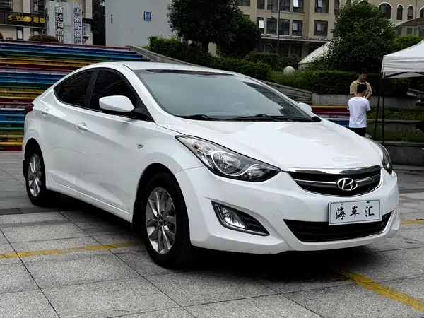 Hyundai Elantra Langdong 2015