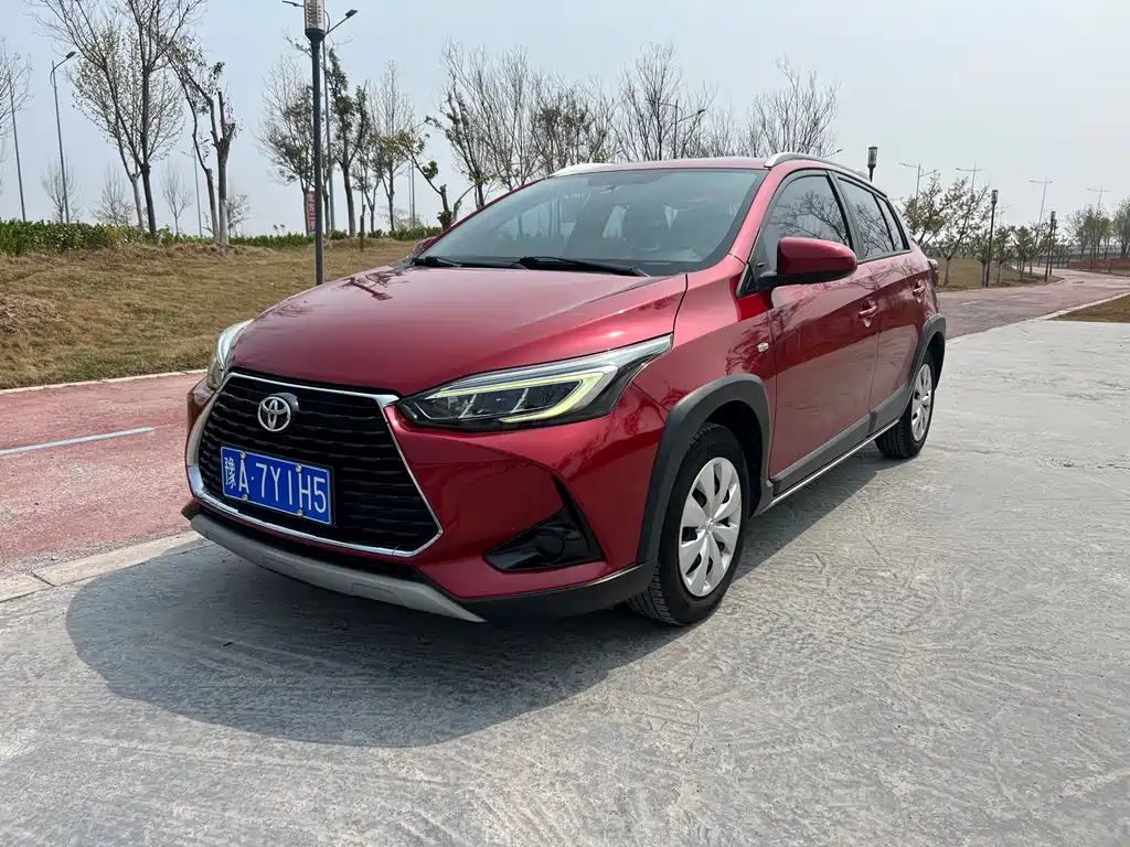 Toyota Yaris L 2019 — фото 1