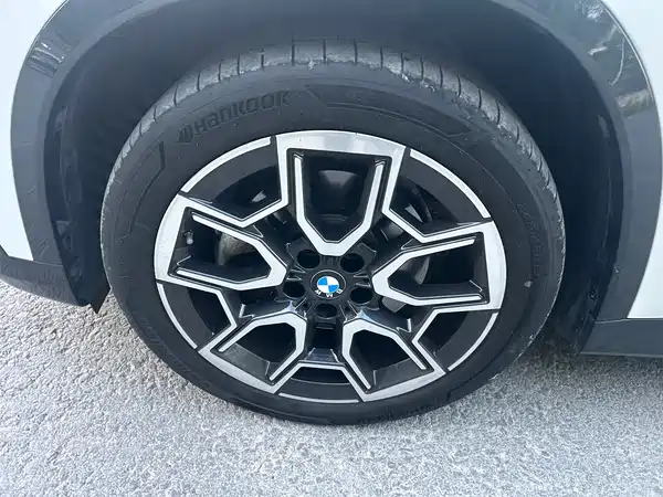 BMW iX1 2024