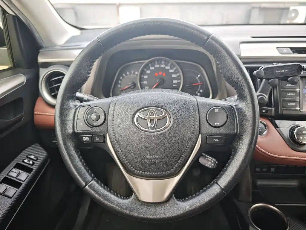 Toyota RAV4 2014 — фото 8