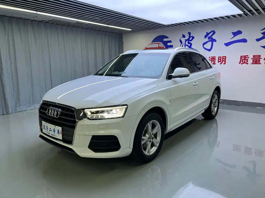 Audi Q3 2018 — фото 1