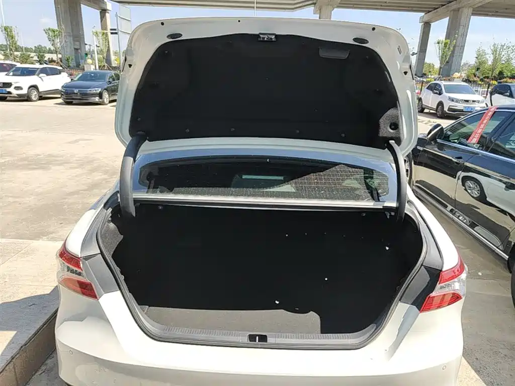 Toyota Camry 2022 — фото 15