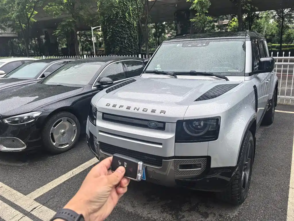 Land Rover Defender 2021 — фото 2