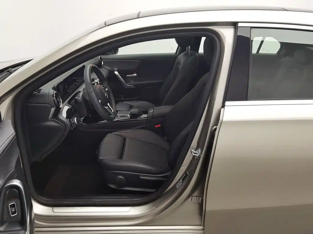 Mercedes-Benz A-Class 2020 — фото 10