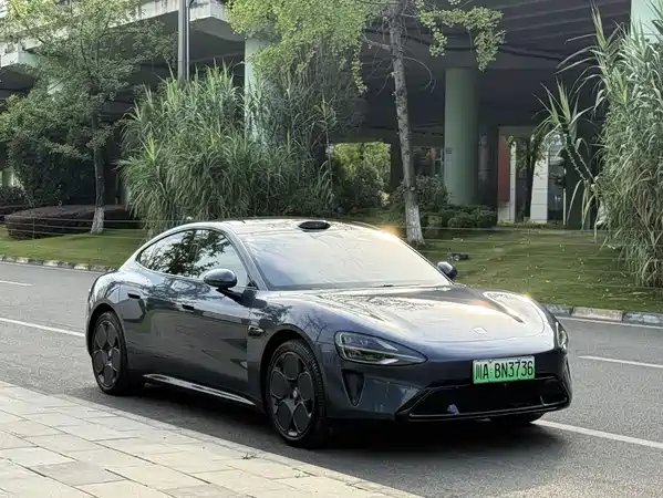 Xiaomi SU7 2025