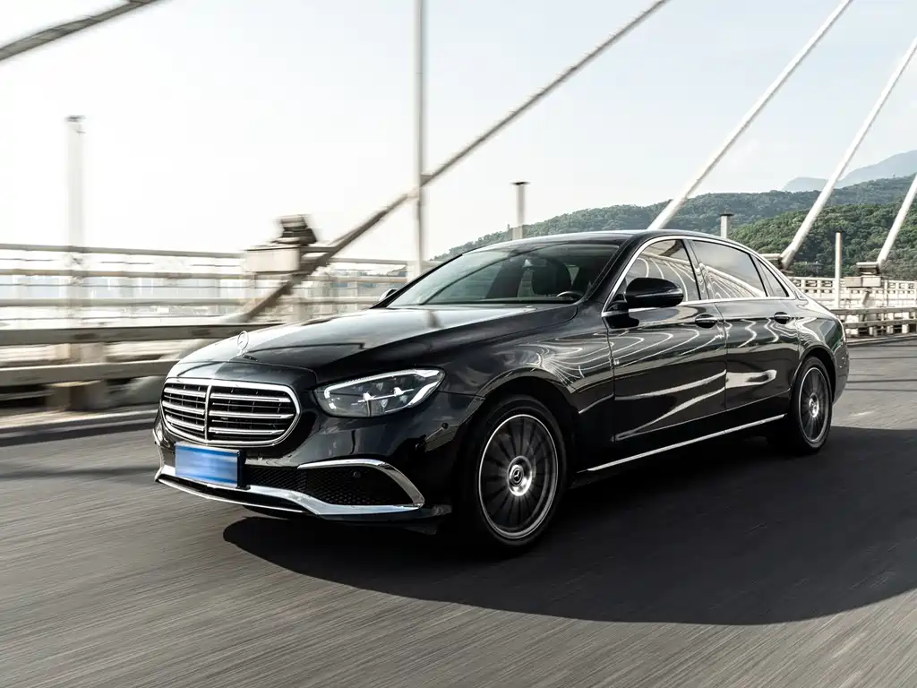 Mercedes-Benz E-Class 2022 — фото 9