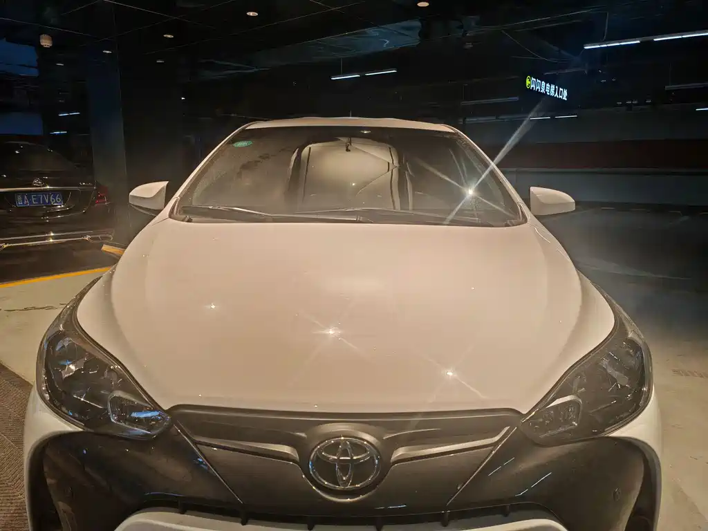 Toyota Yaris L 2019 — фото 9