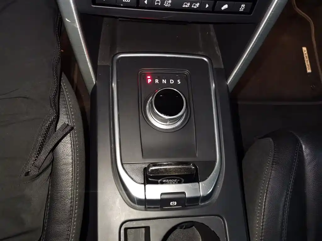 Land Rover Discovery Sport 2016 — фото 10
