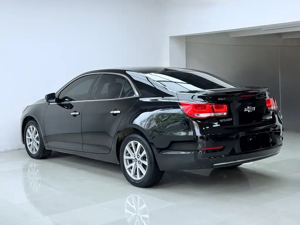 Chevrolet Malibu 2018 — фото 12