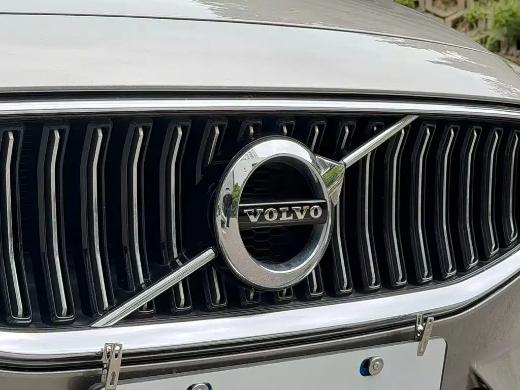 Volvo S60 2022 — фото 18