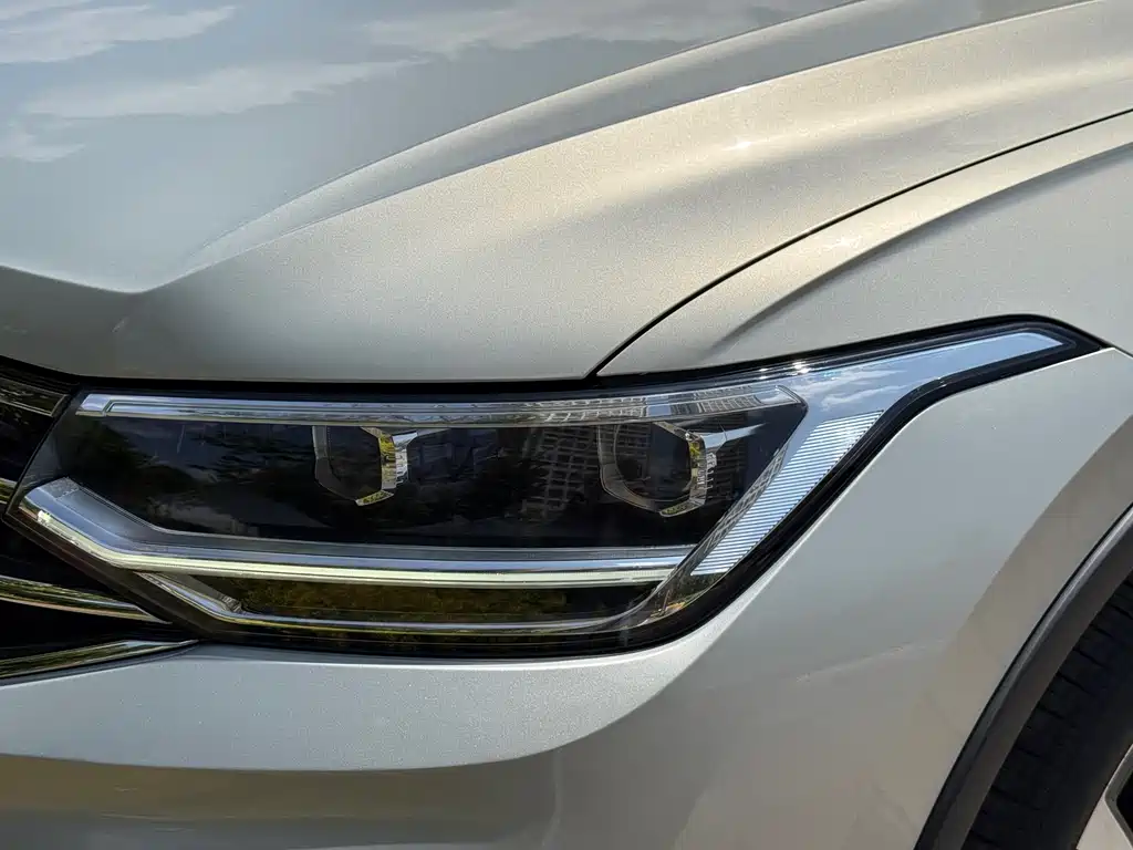 Volkswagen Tiguan L 2023 — фото 42