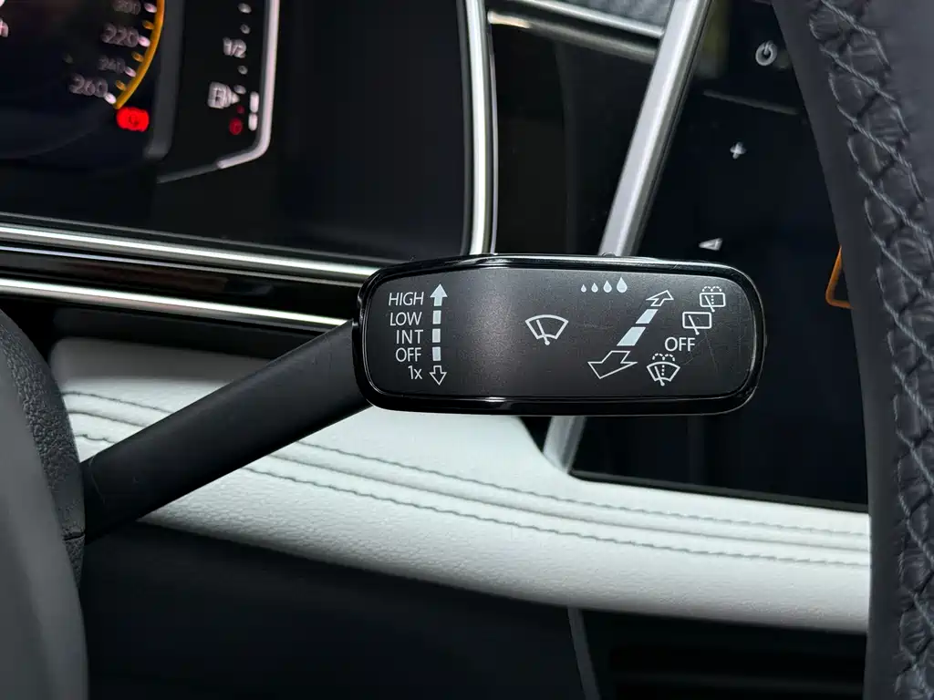 Volkswagen Tiguan L 2023 — фото 24