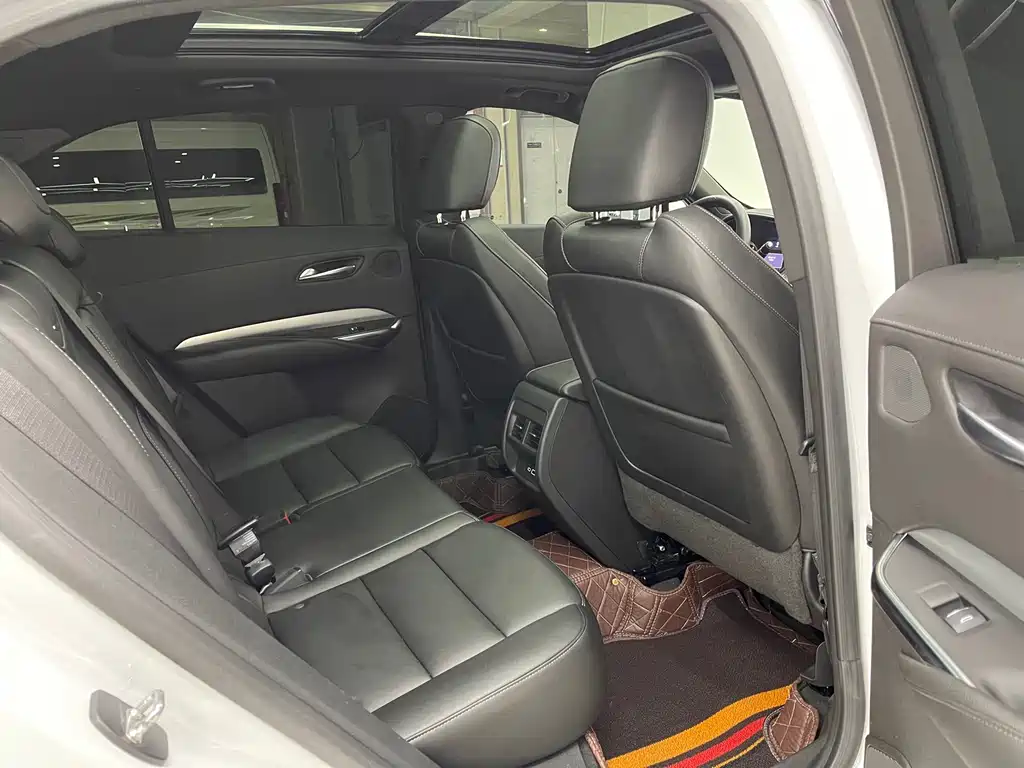 Cadillac XT4 2021 — фото 11