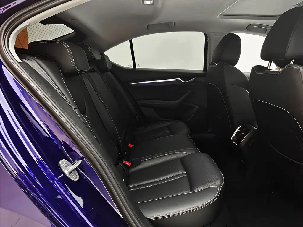 Skoda Octavia 2022 — фото 22