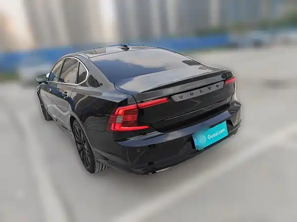 Volvo S90 2023