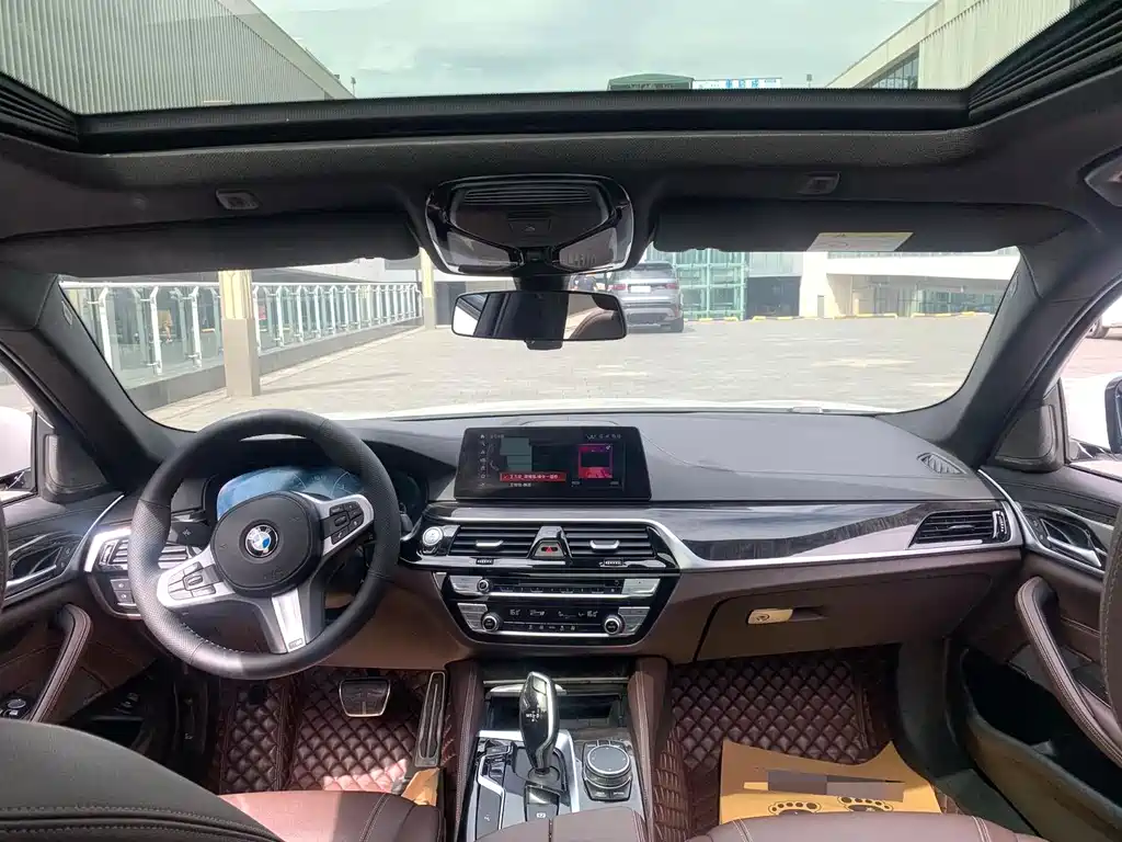 BMW 5 Series 2019 — фото 4