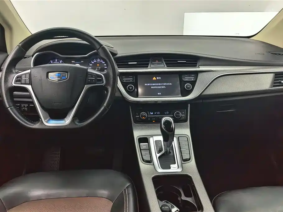 Geely Emgrand GS 2016 — фото 12