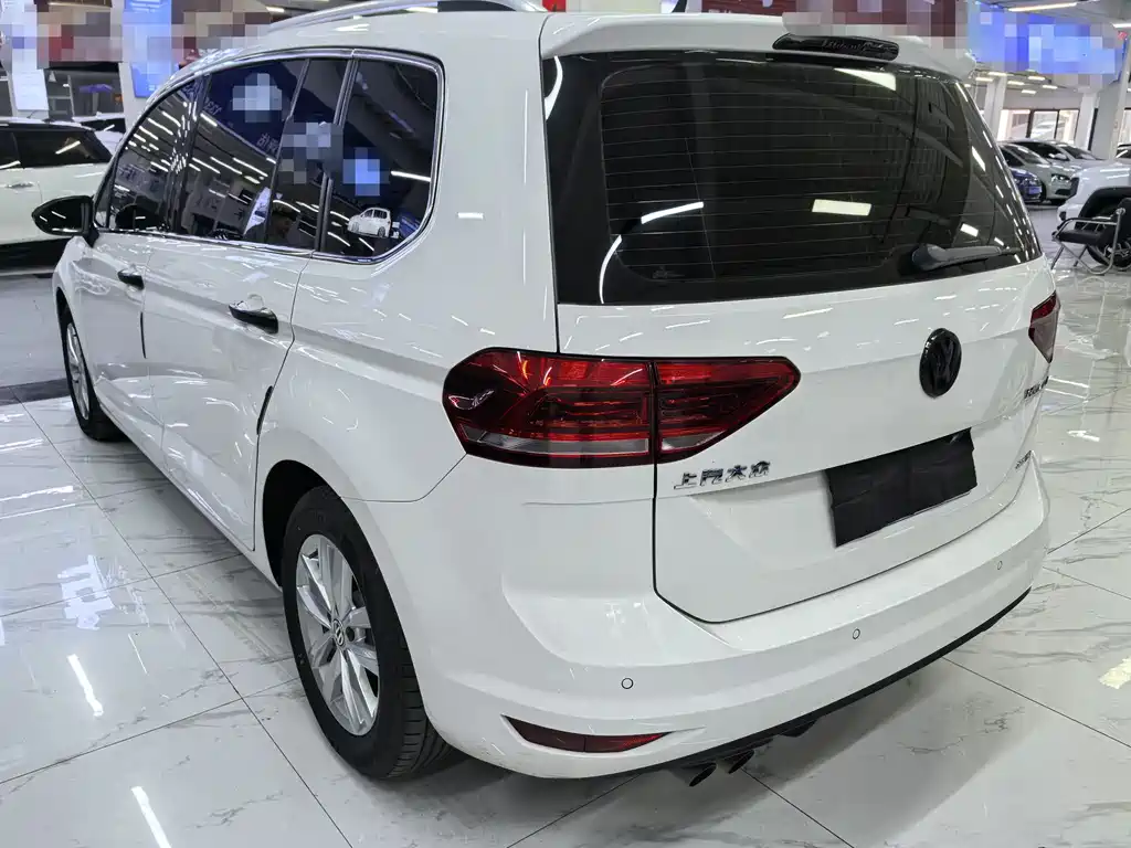 Volkswagen Touran 2017 — фото 3