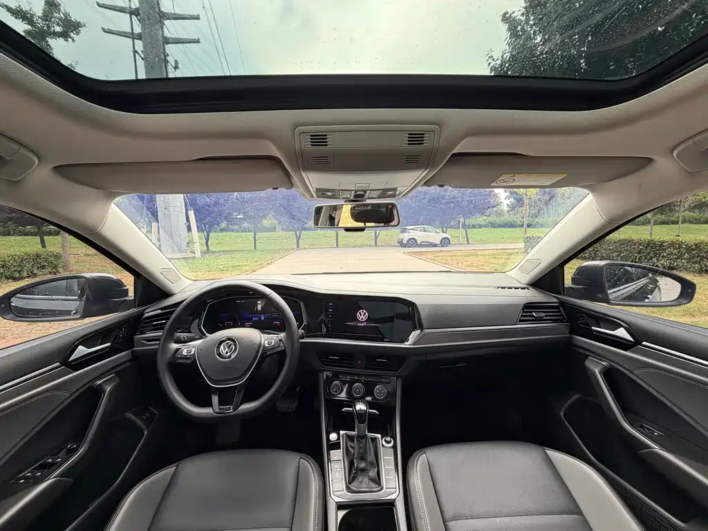 Volkswagen Sagitar 2021