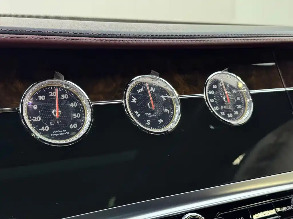 Bentley Flying Spur 2021 — фото 11