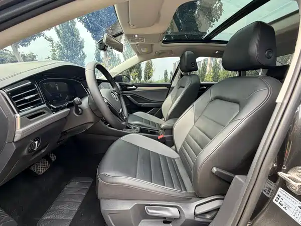 Volkswagen Sagitar 2021