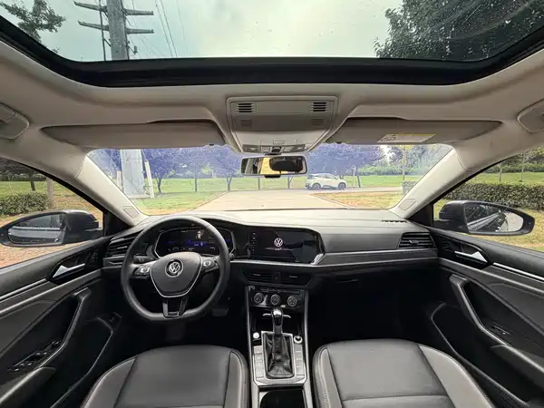 Volkswagen Sagitar 2021