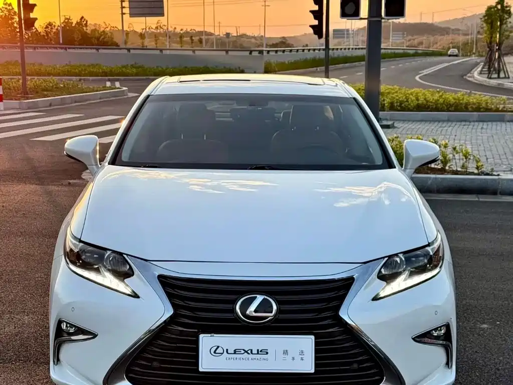Lexus ES 2016 — фото 2