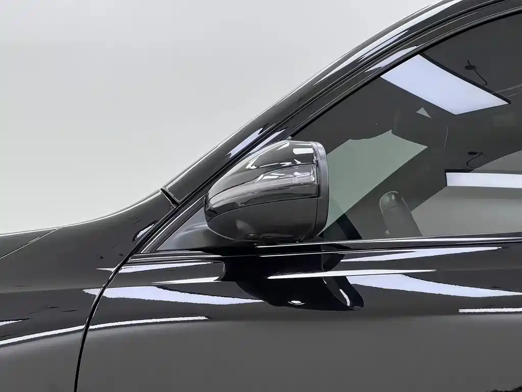 Mercedes-Benz GLB AMG 2024 — фото 10