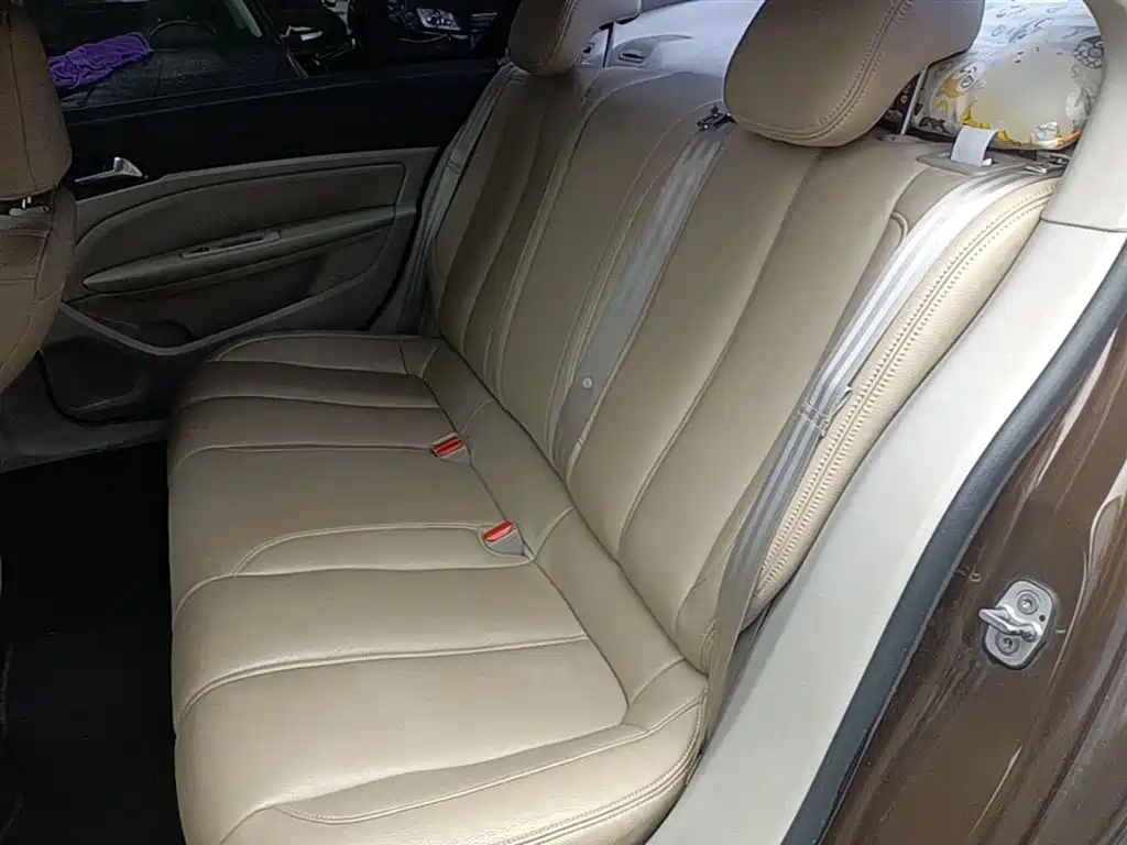 Peugeot 408 2015 — фото 17