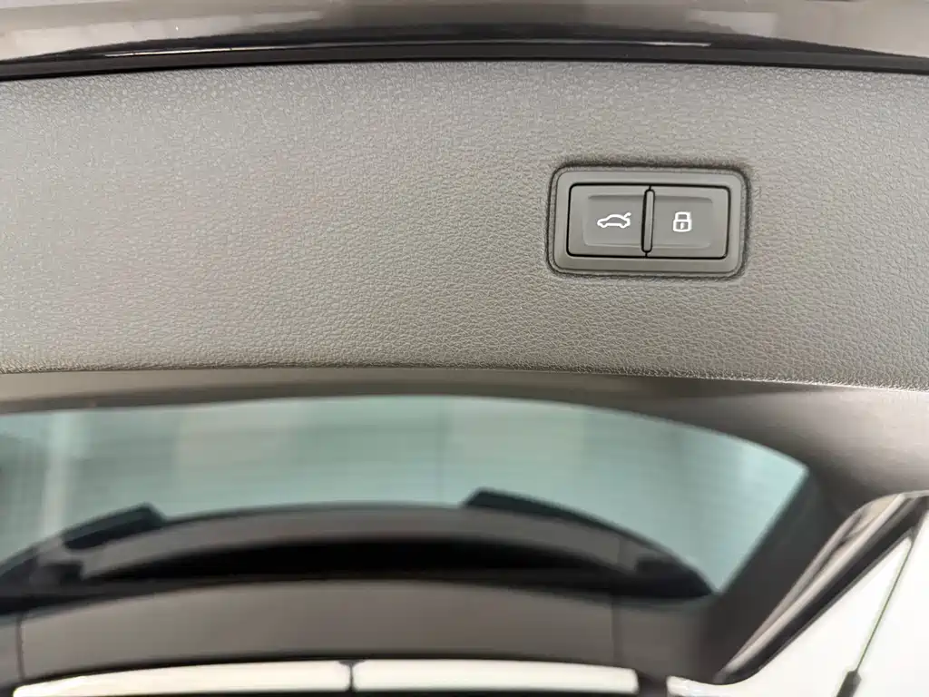 Audi Q7 2023 — фото 23