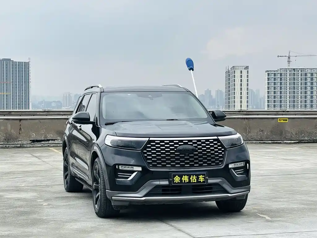 Ford Explorer 2021 — фото 1