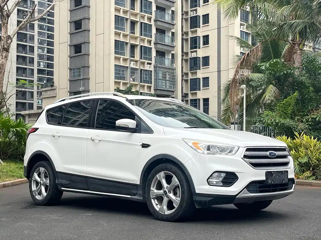 Ford Kuga 2017 — фото 12