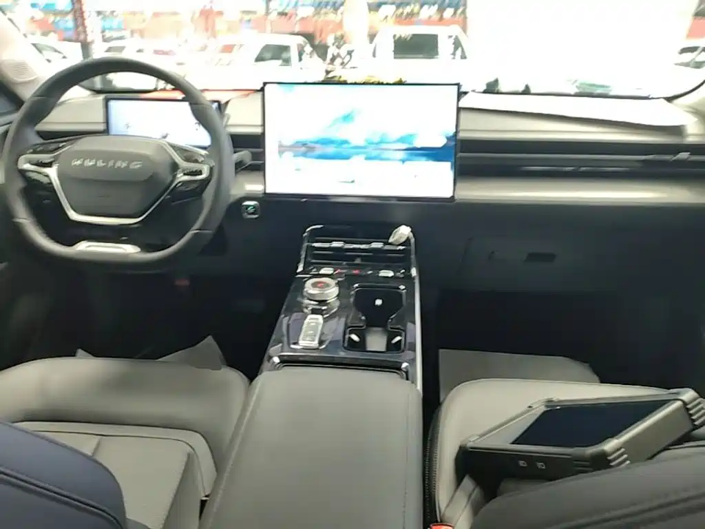 Wuling Starlight 2025 — фото 10