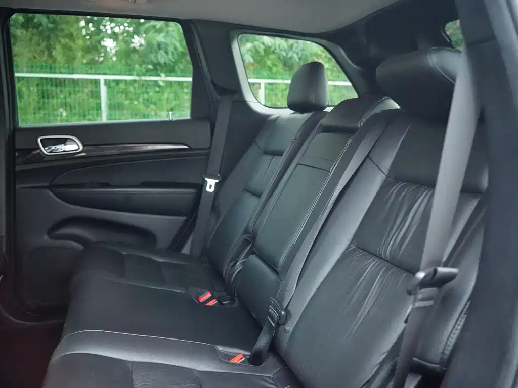 Jeep Grand Cherokee 2013 — фото 12
