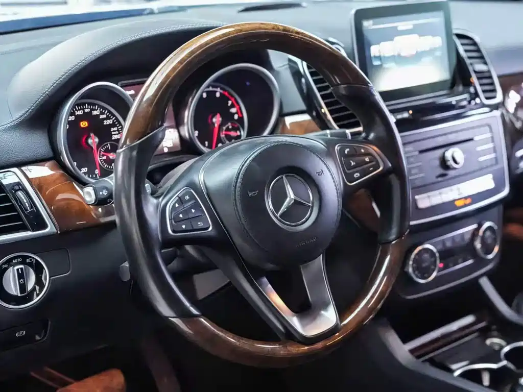 Mercedes-Benz GLS 2017 — фото 6