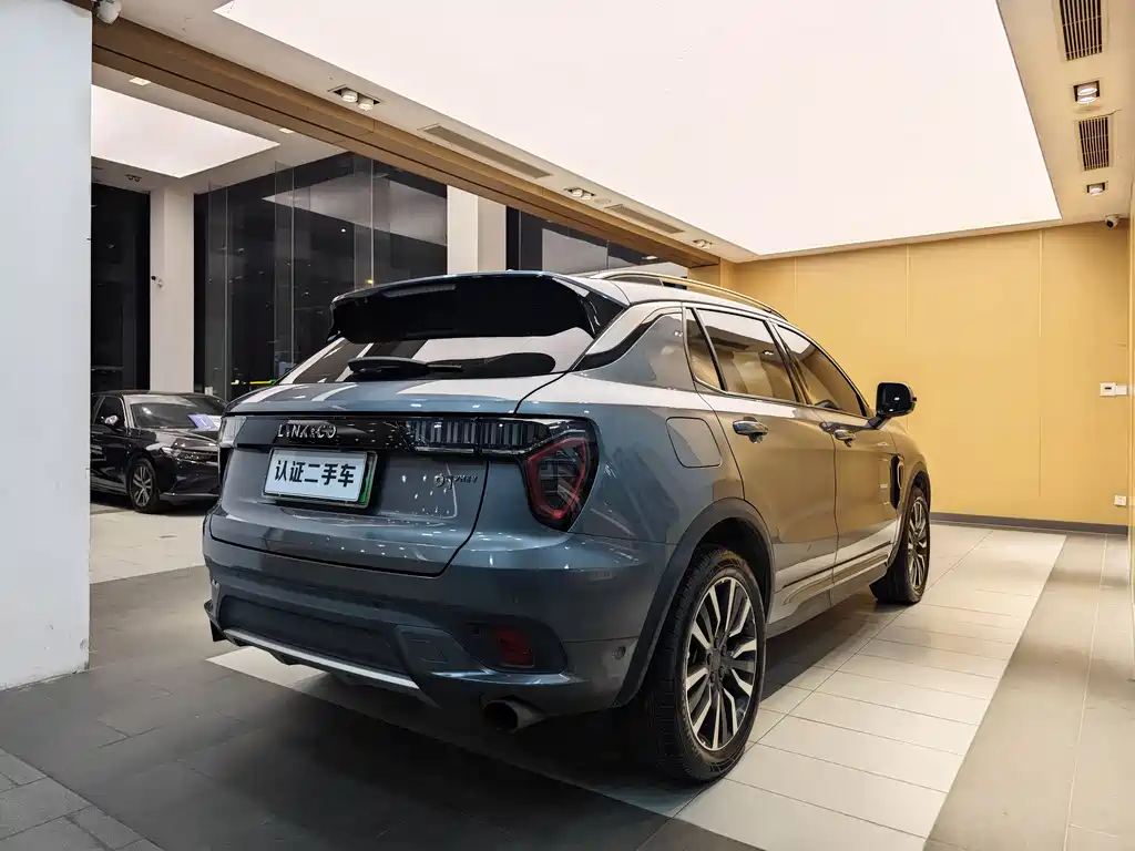 Lynk & Co 01 EM-P 2019 — фото 30