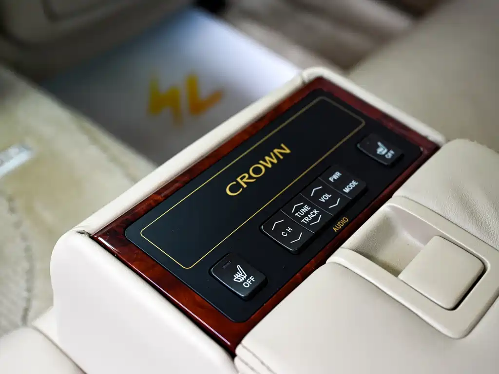 Toyota Crown 2014 — фото 13