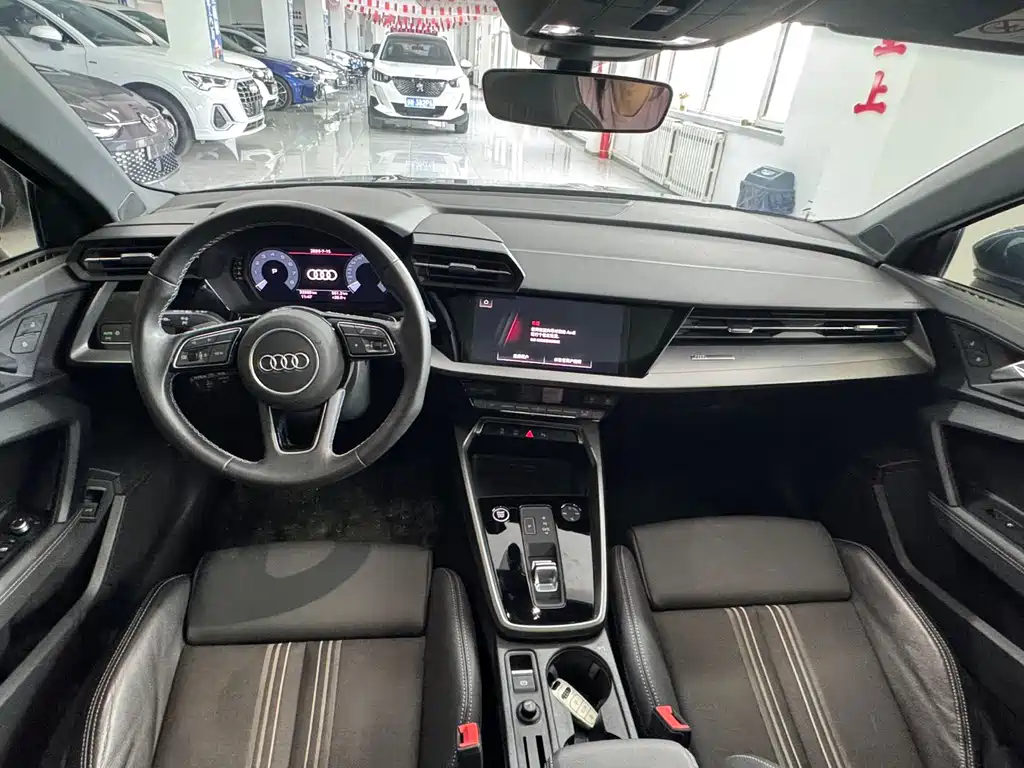 Audi A3 2023 — фото 15