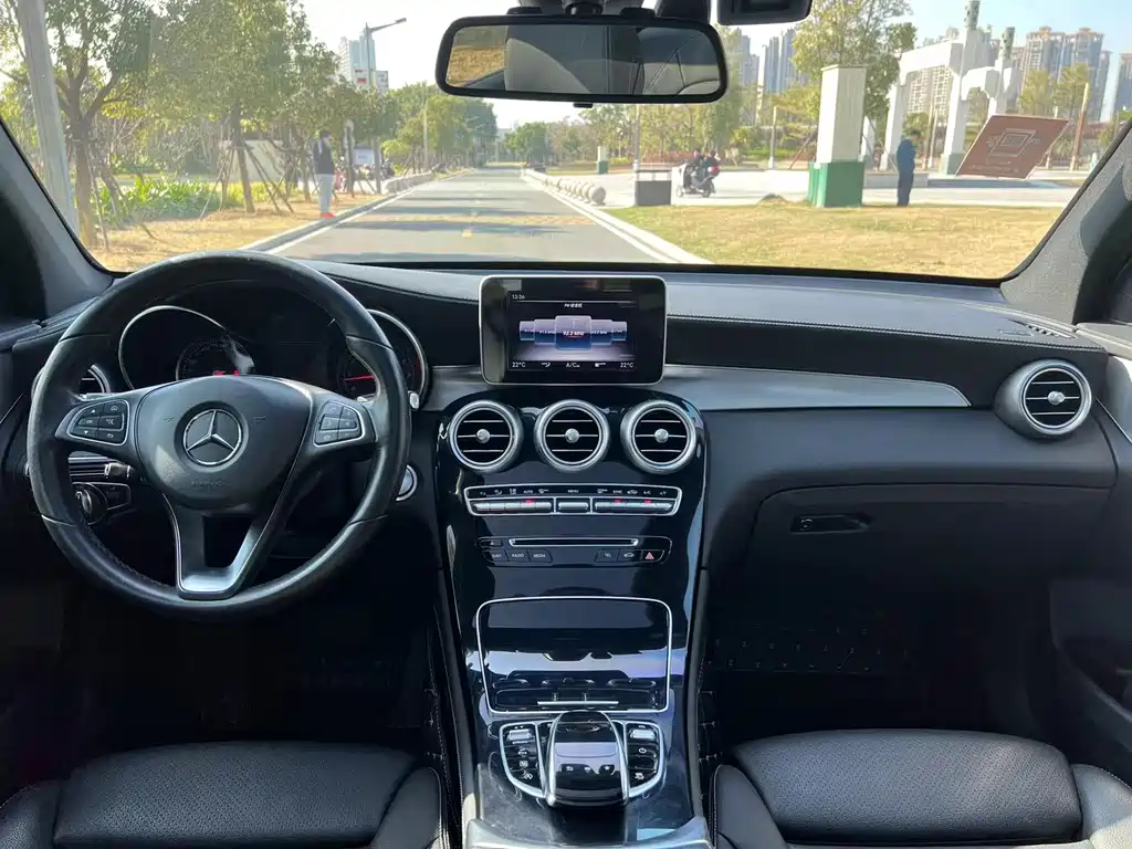 Mercedes-Benz GLC 2018 — фото 6