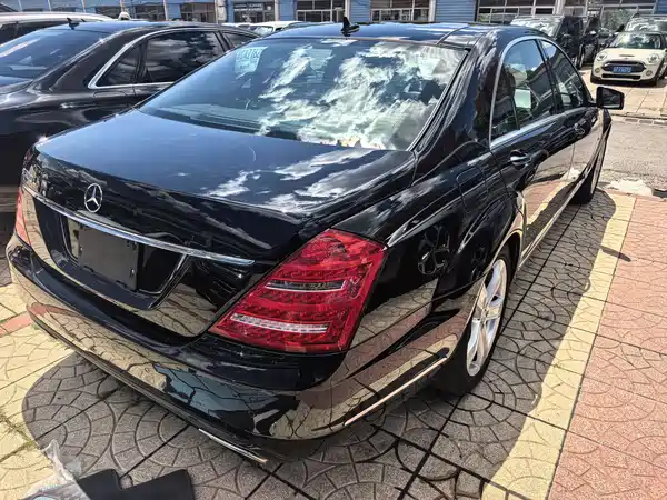 Mercedes-Benz S-Class 2012