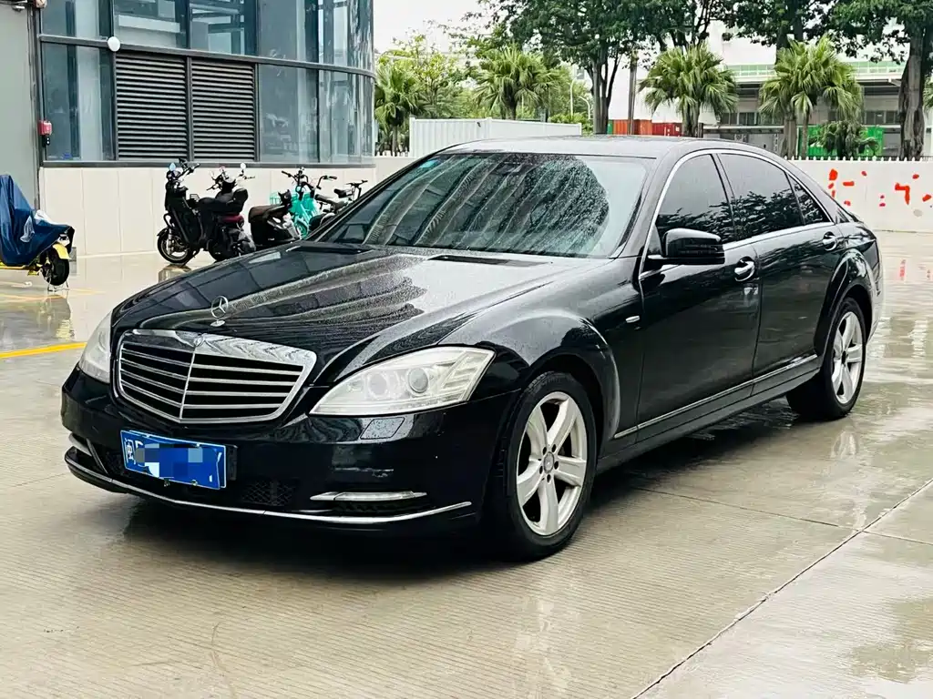 Mercedes-Benz S-Class 2012
