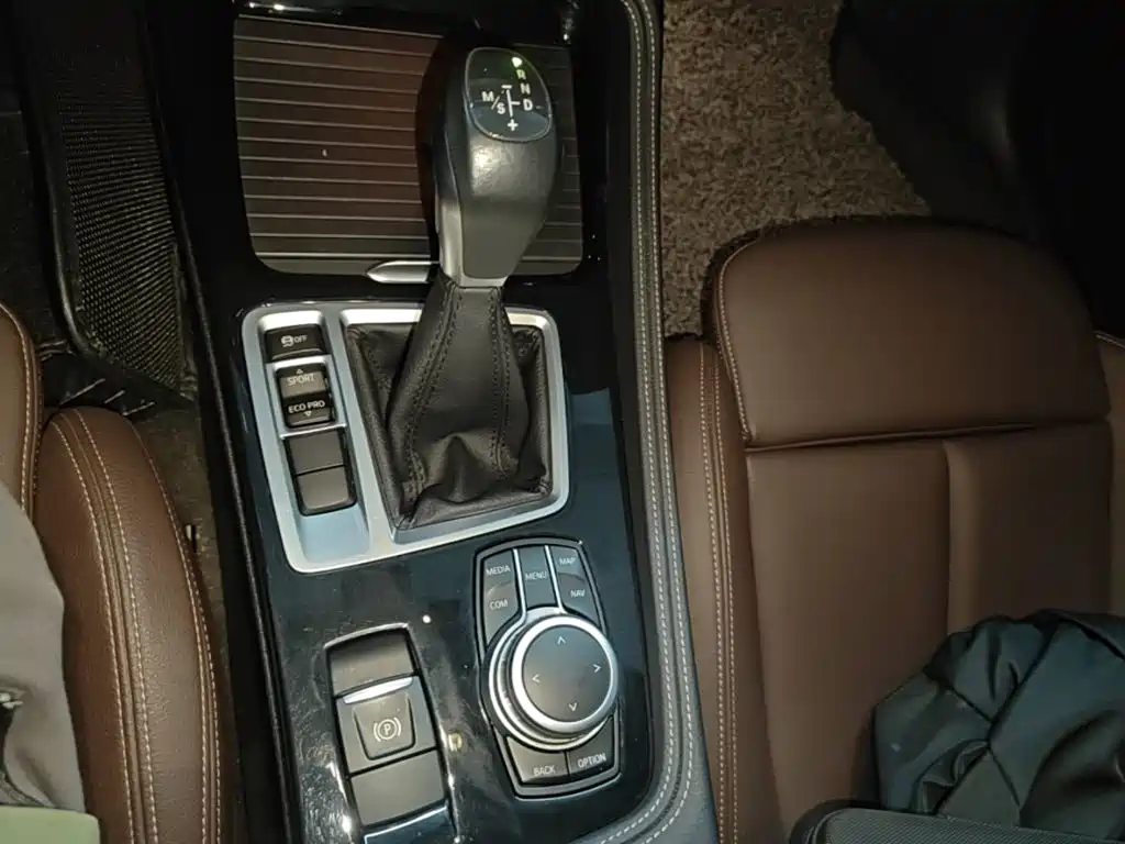 BMW 1 Series 2019 — фото 14