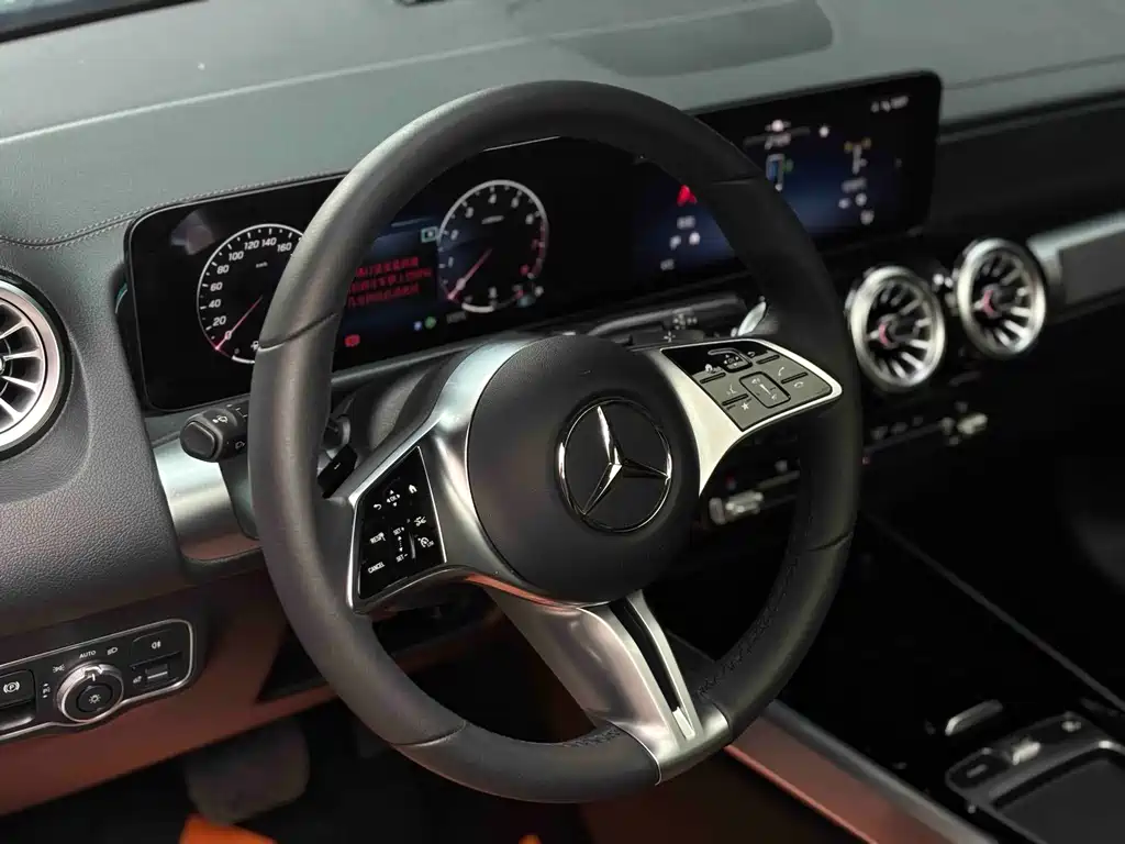 Mercedes-Benz GLB 2023 — фото 11