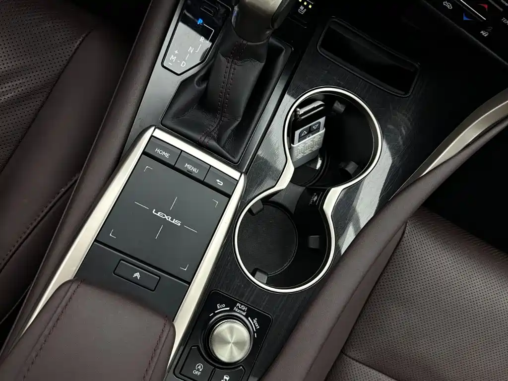 Lexus RX 2022 — фото 12