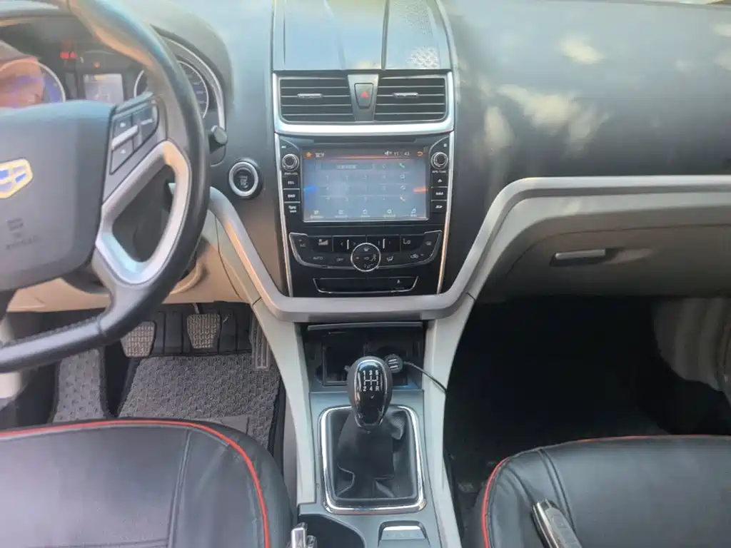 Geely Emgrand 2015 — фото 13