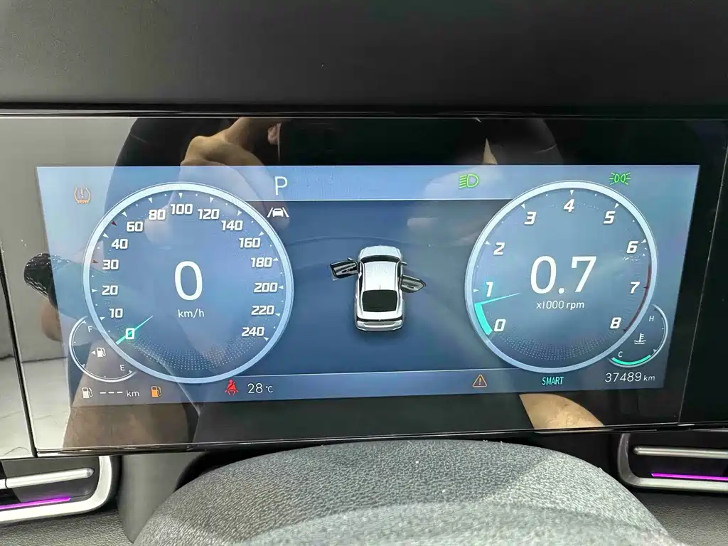 Hyundai Elantra 2023 — фото 10