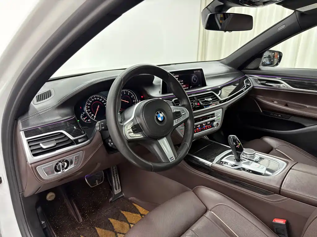 BMW 7 Series 2019 — фото 10