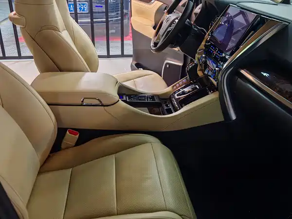 Toyota Alphard 2021