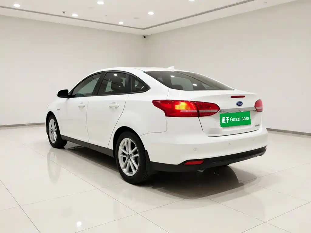 Ford Focus 2015 — фото 4
