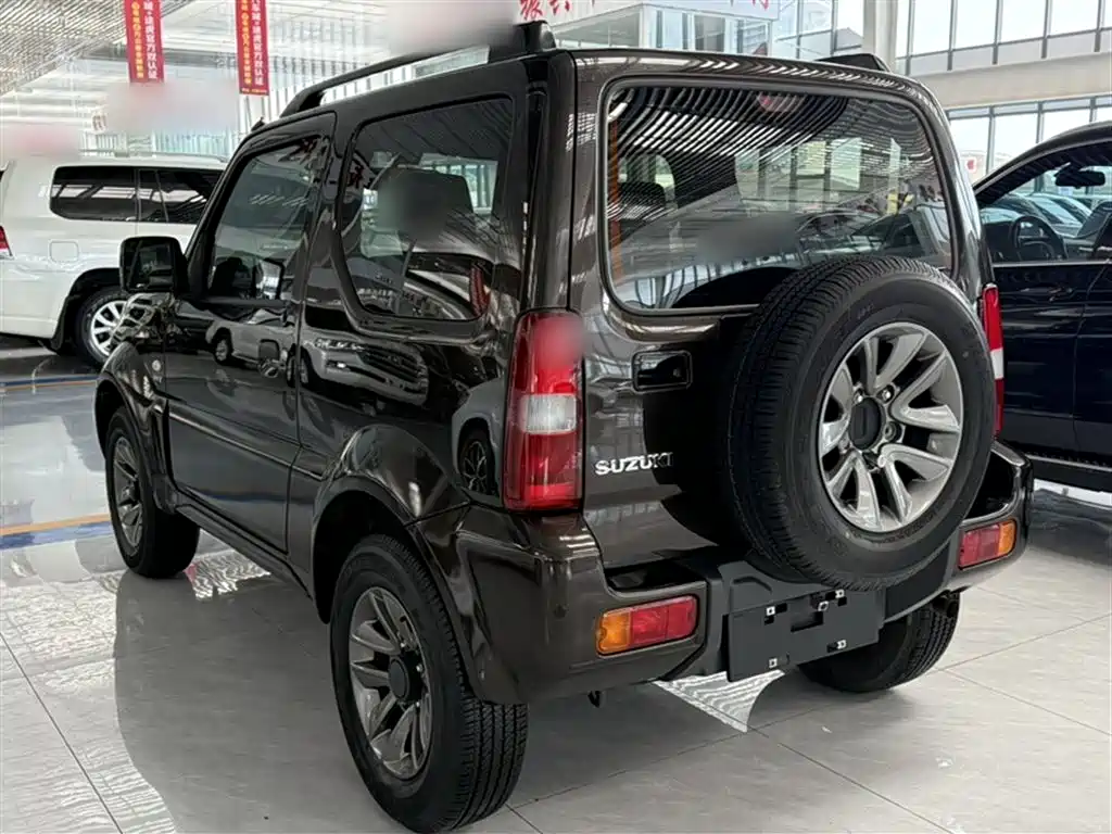 Suzuki Jimny 2018 — фото 6